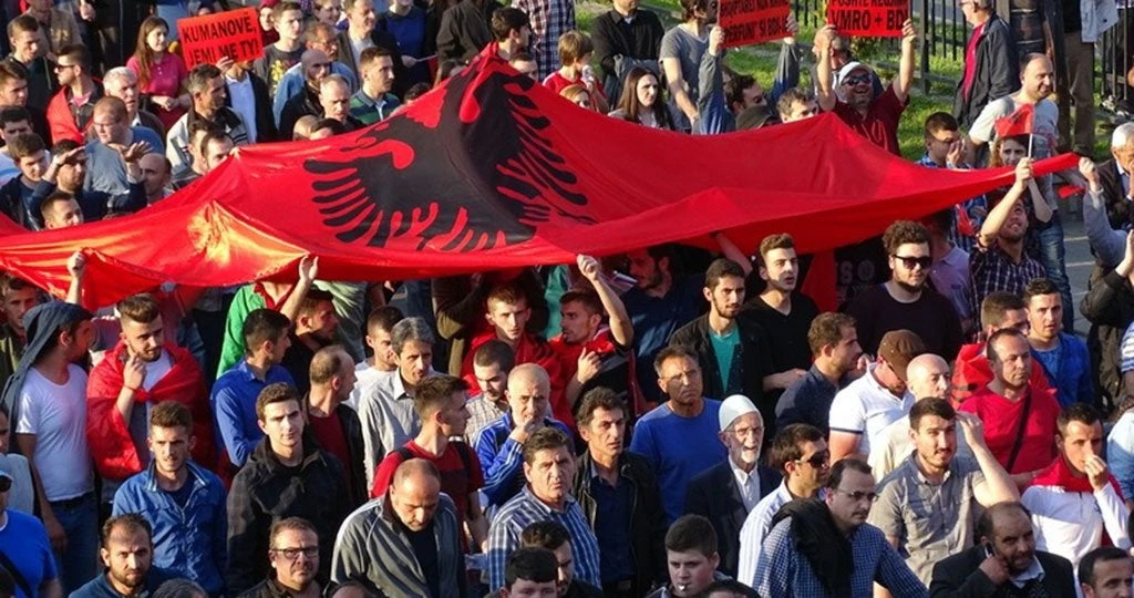 Το “καπάκι” της Ιστορίας άνοιξε – Μετά τα Σκόπια και τα Τίρανα – Ανθελληνική προπαγάνδα: “Η Άρτα είναι Αλβανική, θέλουμε τα εδάφη μας”